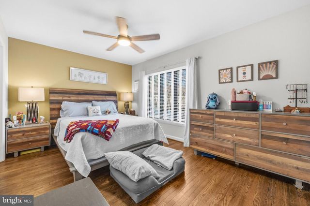 2046 GOLF COURSE DR, Reston, VA 20191