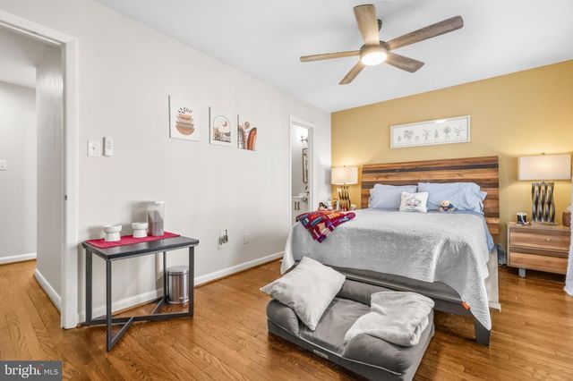 2046 GOLF COURSE DR, Reston, VA 20191