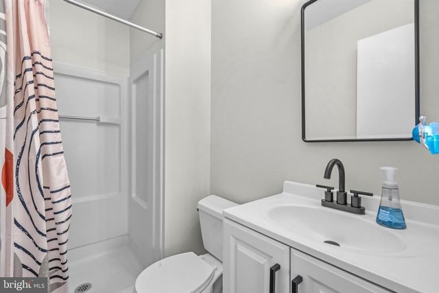 2046 GOLF COURSE DR, Reston, VA 20191