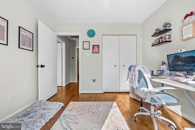 2046 GOLF COURSE DR, Reston, VA 20191