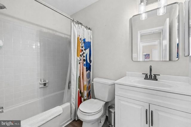 2046 GOLF COURSE DR, Reston, VA 20191