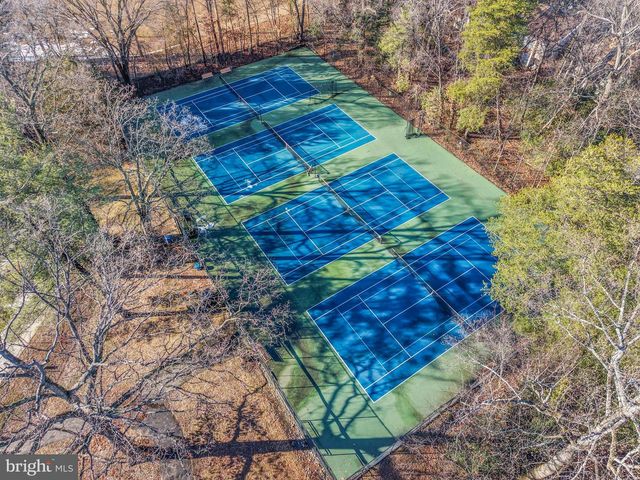 2046 GOLF COURSE DR, Reston, VA 20191