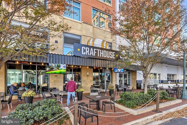 2046 GOLF COURSE DR, Reston, VA 20191