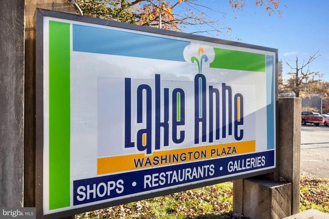 2046 GOLF COURSE DR, Reston, VA 20191