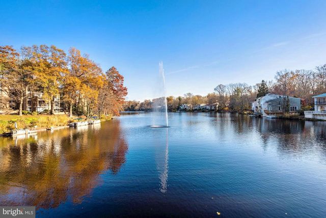 2046 GOLF COURSE DR, Reston, VA 20191