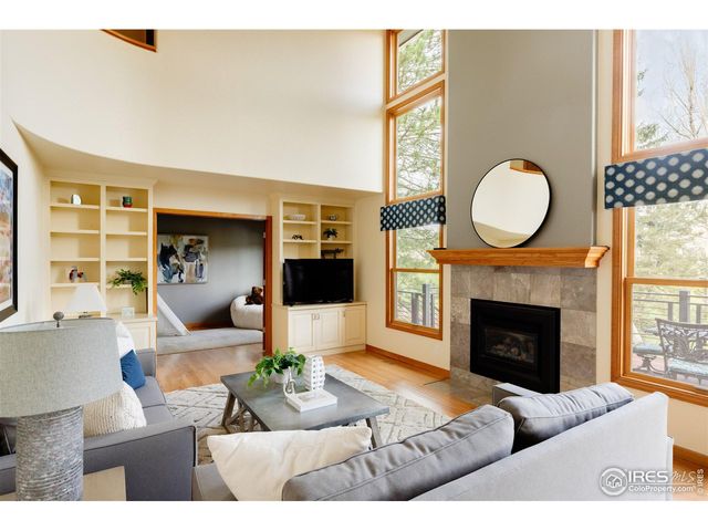 567 Manorwood Ln, Louisville, CO 80027