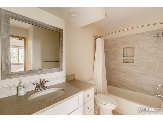 567 Manorwood Ln, Louisville, CO 80027