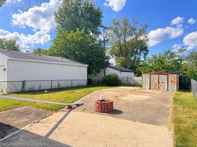 28802 Birchlawn Street, Garden City, MI 48135