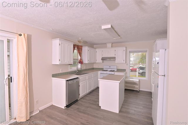 28802 Birchlawn Street, Garden City, MI 48135