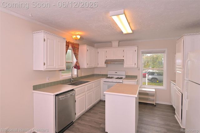 28802 Birchlawn Street, Garden City, MI 48135