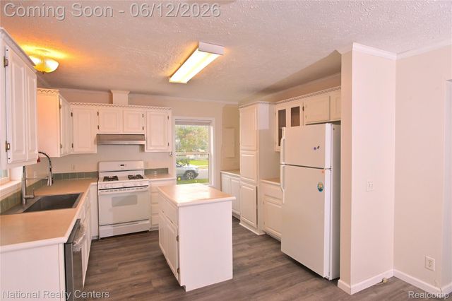 28802 Birchlawn Street, Garden City, MI 48135