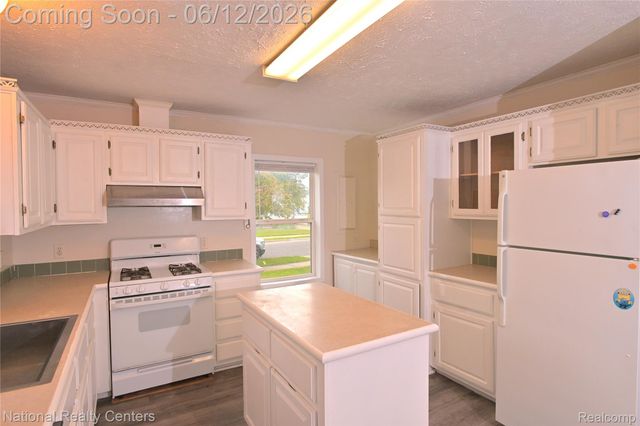 28802 Birchlawn Street, Garden City, MI 48135