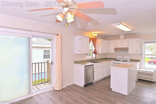 28802 Birchlawn Street, Garden City, MI 48135