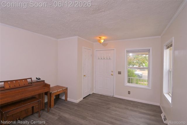 28802 Birchlawn Street, Garden City, MI 48135