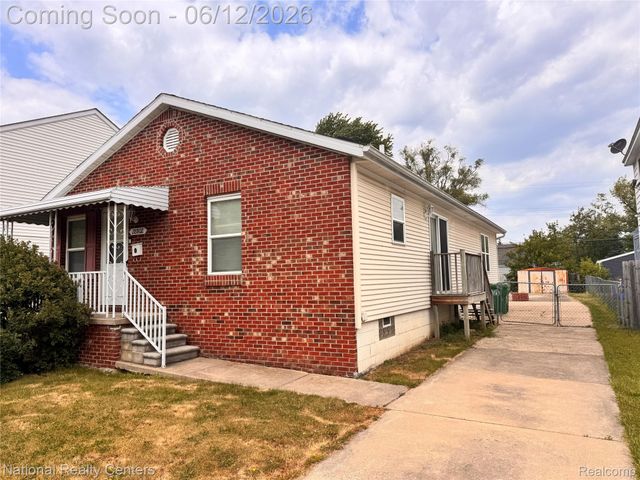28802 Birchlawn Street, Garden City, MI 48135