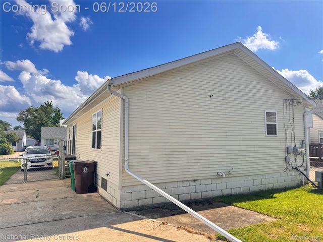 28802 Birchlawn Street, Garden City, MI 48135