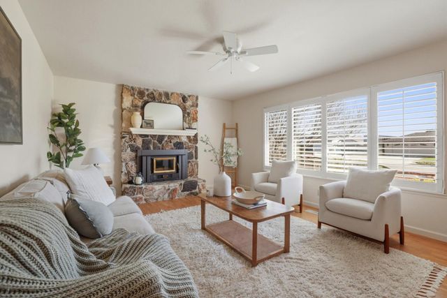 1223 La Canada Way, Salinas, CA 93901