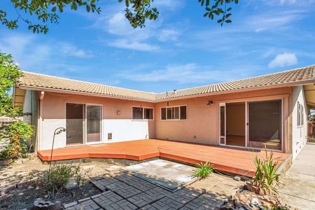 1223 La Canada Way, Salinas, CA 93901