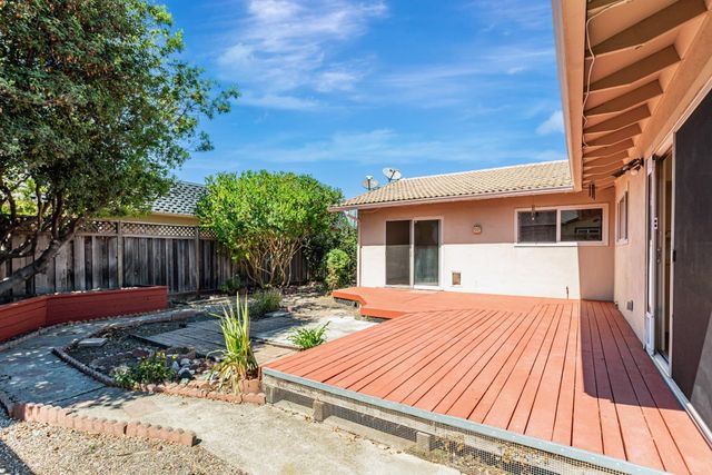 1223 La Canada Way, Salinas, CA 93901