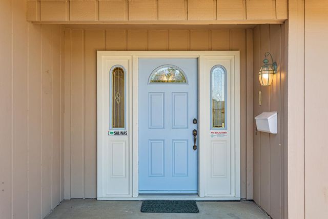 1223 La Canada Way, Salinas, CA 93901