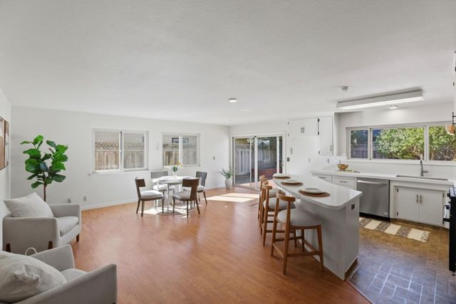 1223 La Canada Way, Salinas, CA 93901