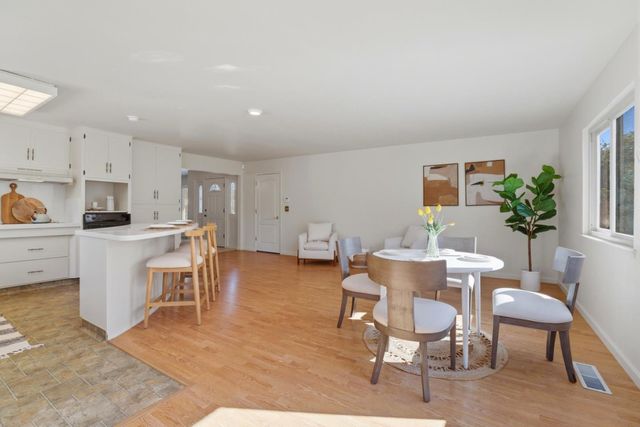 1223 La Canada Way, Salinas, CA 93901