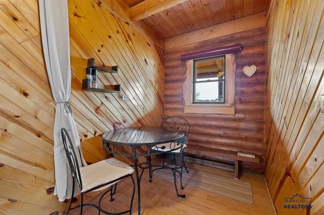28017 CASCADE RD, Hot Springs, SD 57747