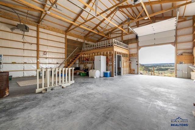 28017 CASCADE RD, Hot Springs, SD 57747