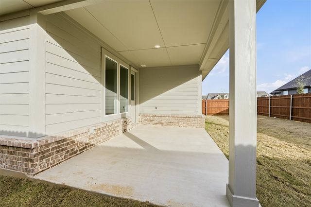 1244 Sabine River Lane, Springtown, TX 76082