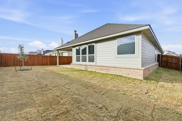 1244 Sabine River Lane, Springtown, TX 76082