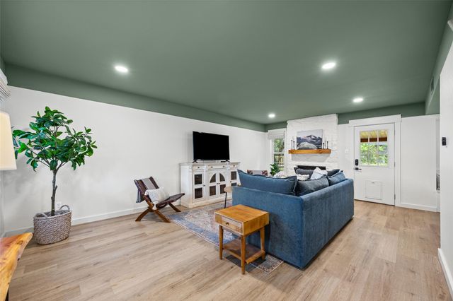 9737 Anderson Village DR, Austin, TX 78729