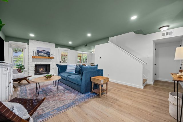9737 Anderson Village DR, Austin, TX 78729