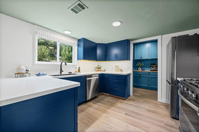 9737 Anderson Village DR, Austin, TX 78729