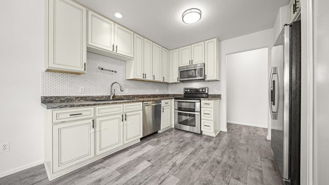 275 W Hanover Circle, Grand Junction, CO 81503