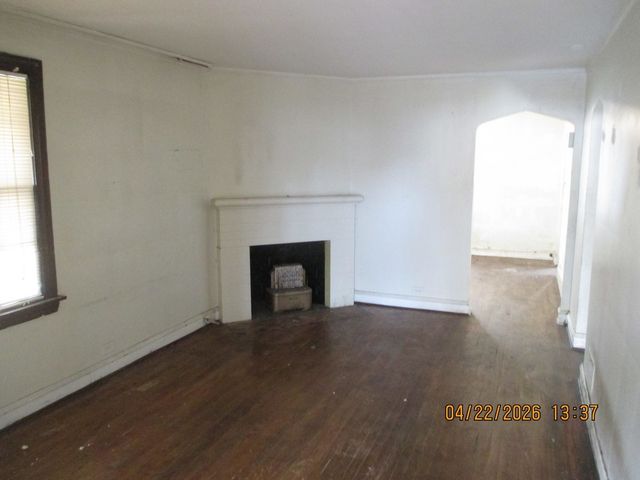 9058 S Jeffery Boulevard, Chicago, IL 60617