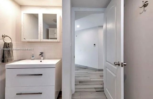 1717 N Bayshore Dr A1448, Miami, FL 33132