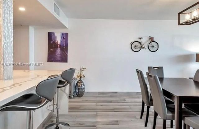 1717 N Bayshore Dr A1448, Miami, FL 33132