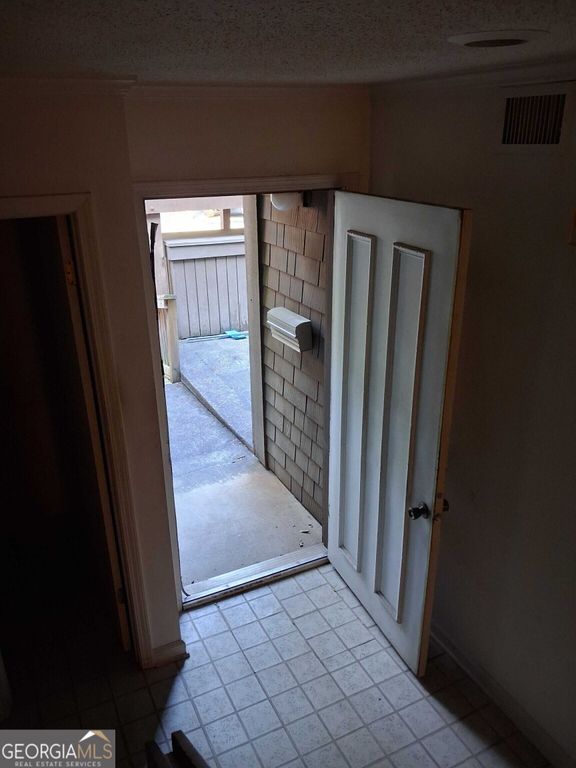 111 Willowick Drive, Lithonia, GA 30038 — photo 4