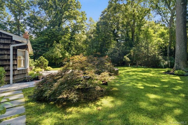 20 Oak Tree Drive, Smithtown, NY 11787