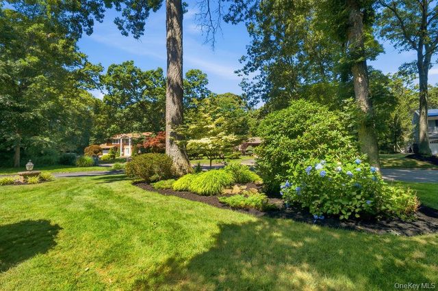 20 Oak Tree Drive, Smithtown, NY 11787