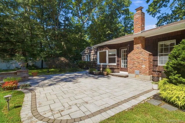 20 Oak Tree Drive, Smithtown, NY 11787