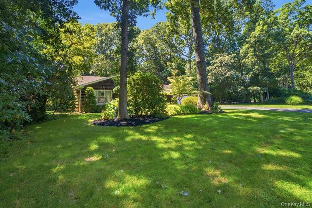 20 Oak Tree Drive, Smithtown, NY 11787