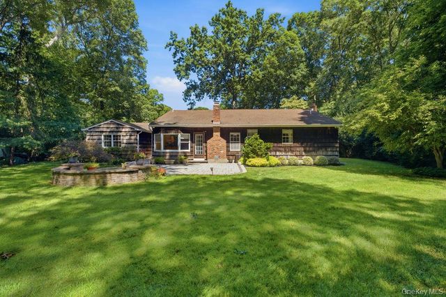 20 Oak Tree Drive, Smithtown, NY 11787