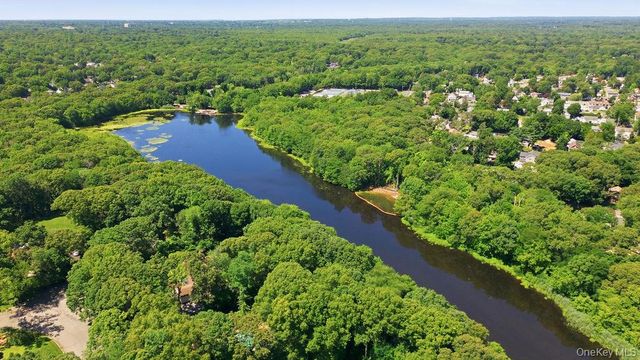 20 Oak Tree Drive, Smithtown, NY 11787
