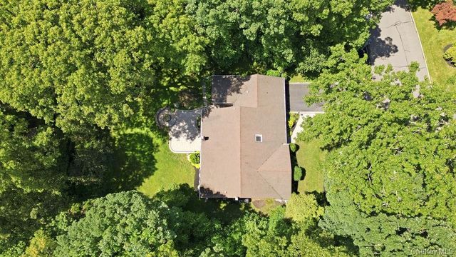 20 Oak Tree Drive, Smithtown, NY 11787