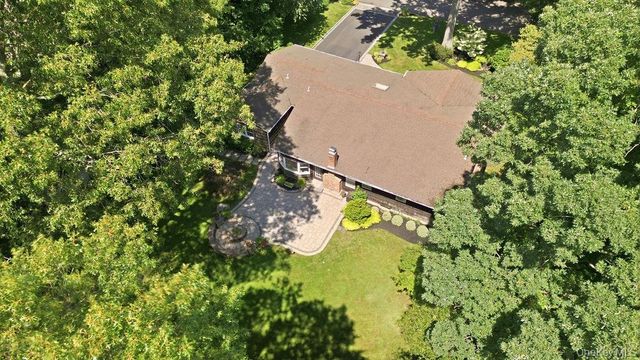 20 Oak Tree Drive, Smithtown, NY 11787