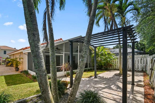 5690 Green Island Drive, Lake Worth, FL 33463