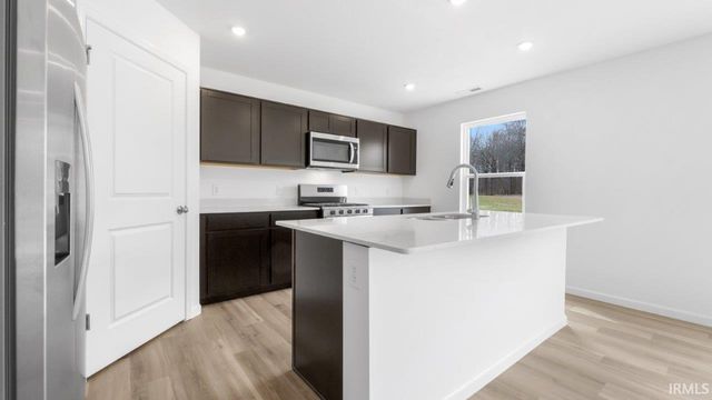 966 Rookery Way, New Haven, IN 46774