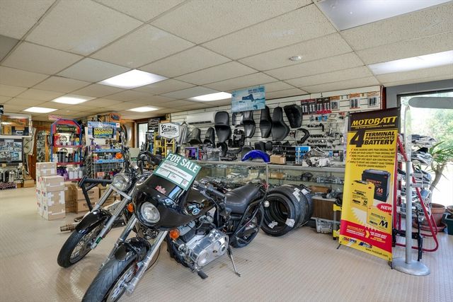 89 Main St, Northborough, MA 01532