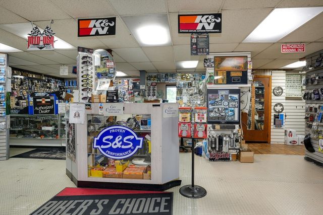 89 Main St, Northborough, MA 01532